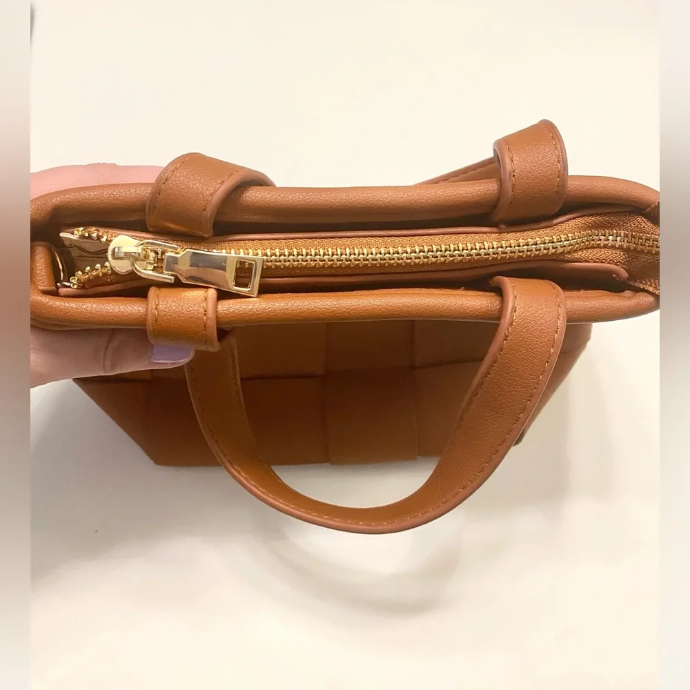 Urban Expressions Woven Brown Bag - Picture 2 of 9